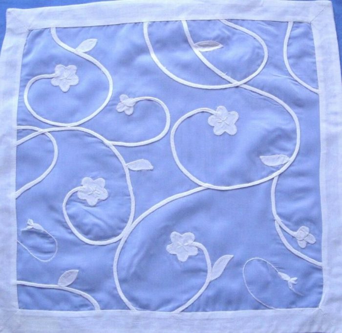 White "Wild Briar" 40cm Square Doiley