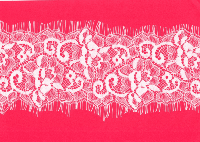 90mm White Raschel Lace (x 3.8 metres)