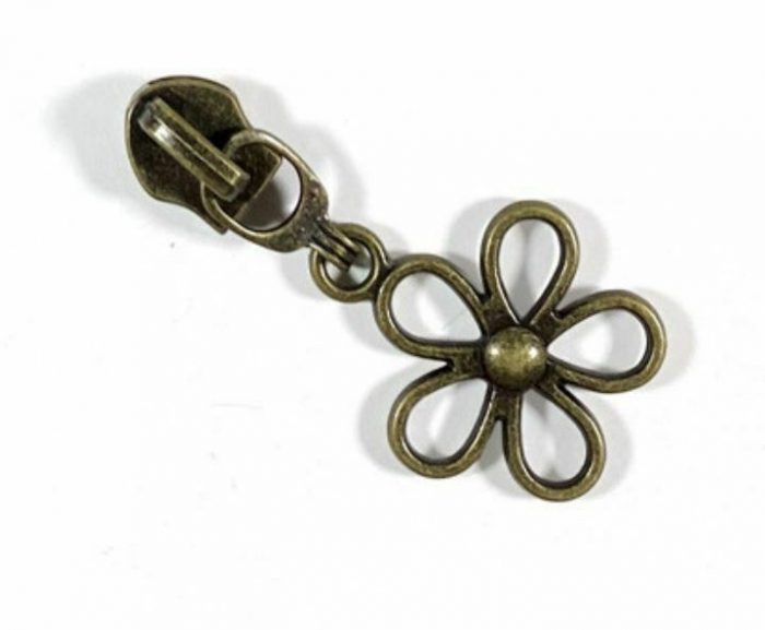 Zipper Pulls Antique Brass - Simple Flower (Size #5) from VOODOO RABBIT
